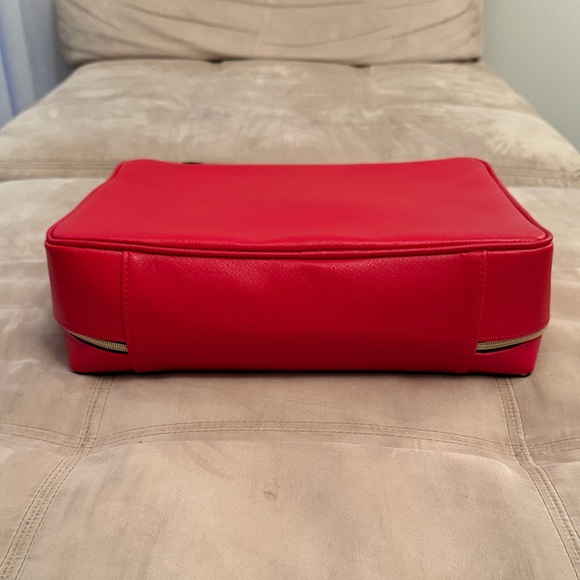 Estée Lauder Red Designer Makeup Bag 💄 - Picture 6 of 7